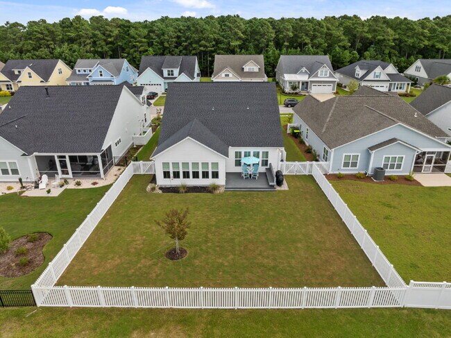 Building Photo - "Coastal Comfort Awaits: Spacious 3-Bed, 3-Bath Home in Holly Ridge!"