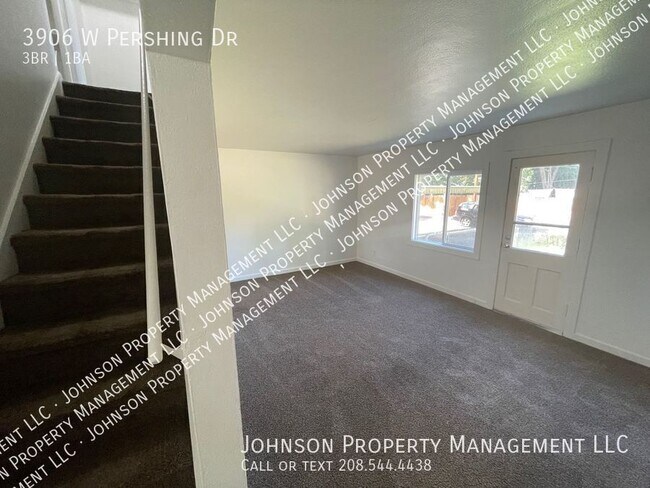 Building Photo - 3906 Pershing Dr