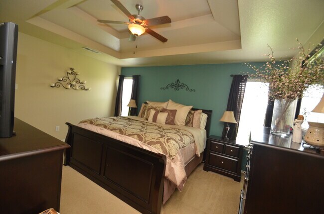 Building Photo - Gorgeous 3 bedroom 2 bath home in desired ...