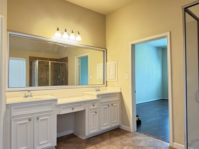 Building Photo - 27926 Barberry Banks Ln