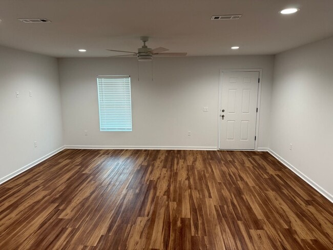 Building Photo - 215 Charleston Dr