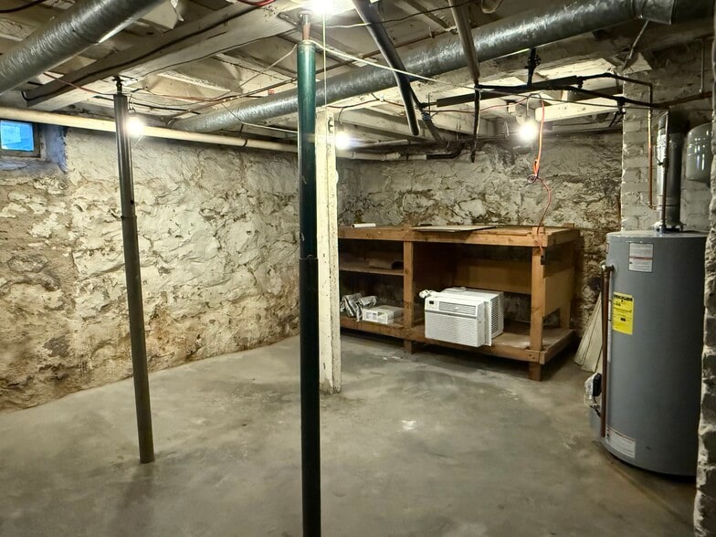 Building Photo - 227 Providence St