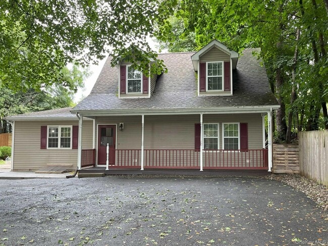 Building Photo - 8 James St