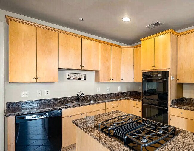 Kitchen - 353 Belt Pl