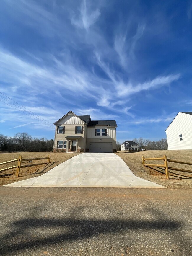 Building Photo - 192 Emory Rd