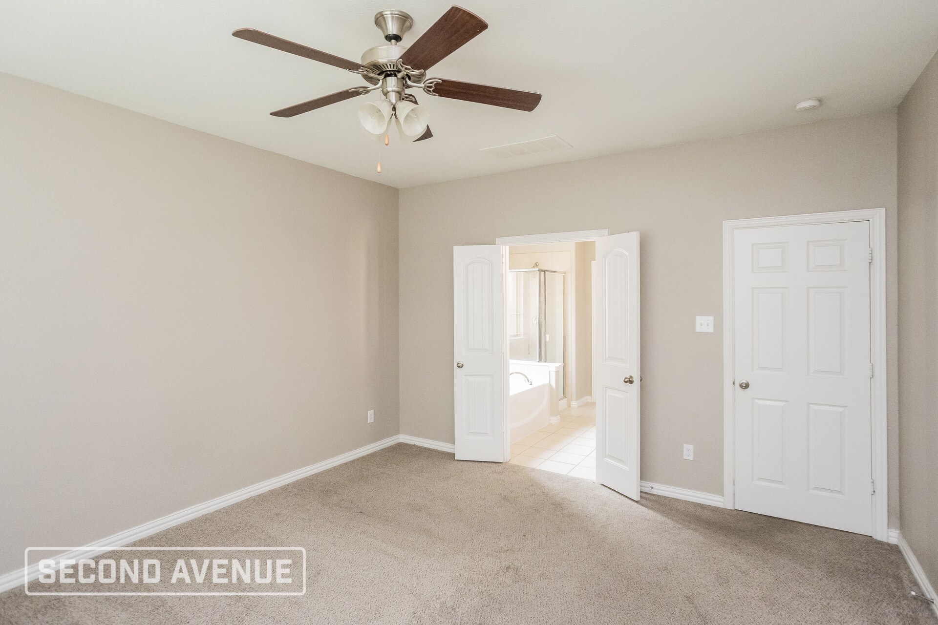 Building Photo - 528 Bird Creek Dr