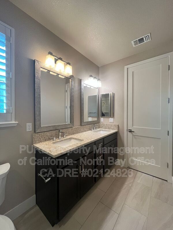 Building Photo - 3681 Hemlock St