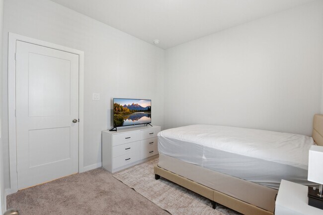 Building Photo - 16215 Globetrotter Ct