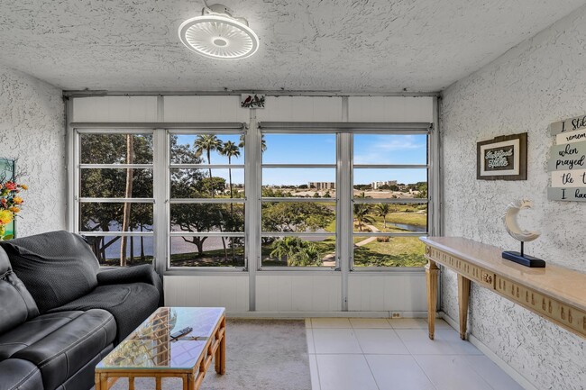 Building Photo - 14623 Bonaire Blvd