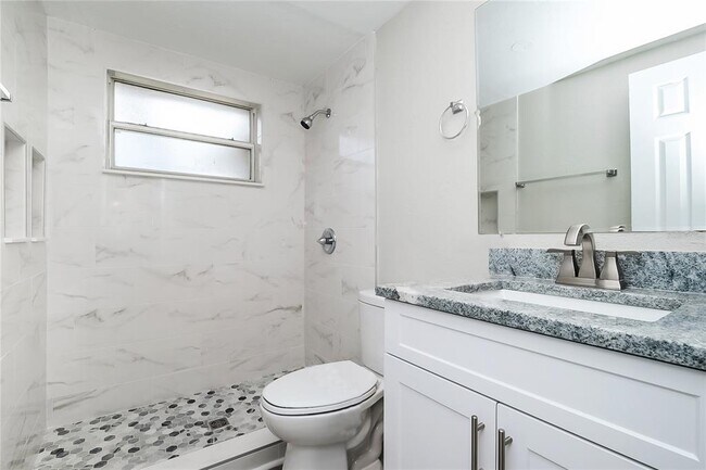 Building Photo - 12906 Kings Manor Ave