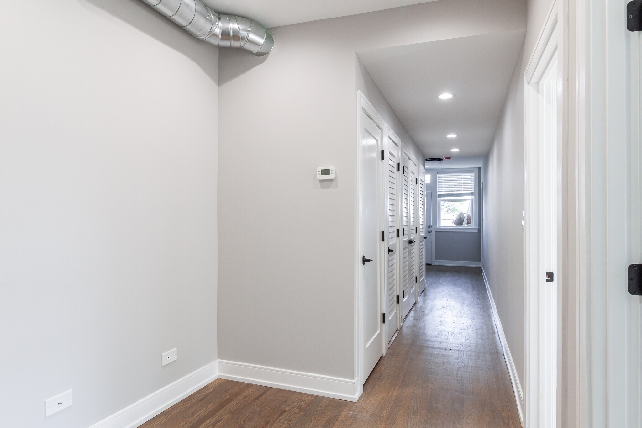 Building Photo - 2641 W Carmen Ave