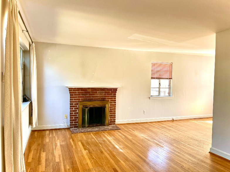 Building Photo - 420 Kerwin Rd