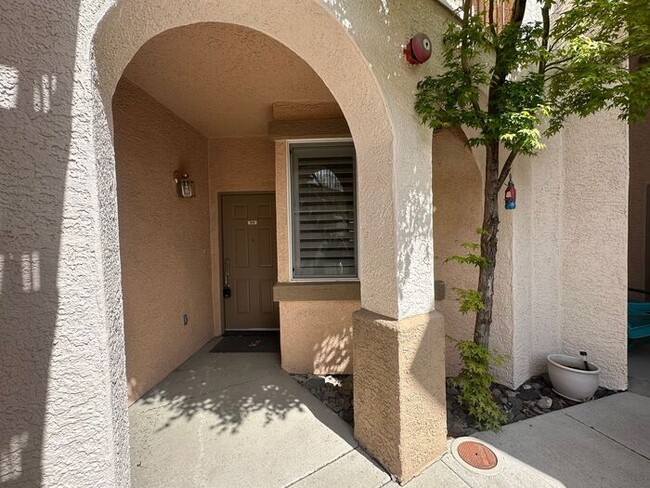 Building Photo - 6090 Ingleston Dr