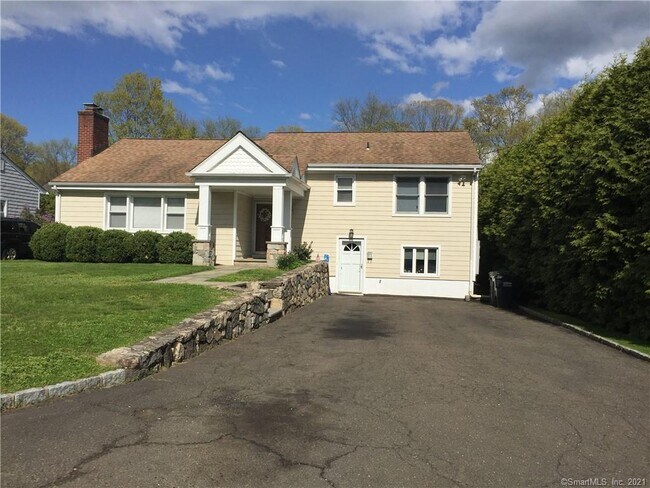 Primary Photo - 93 Cos Cob Ave