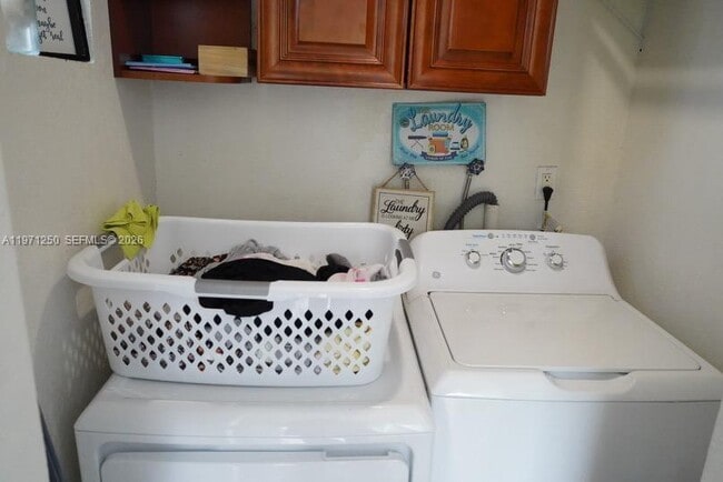 Building Photo - 1389 W 71st St