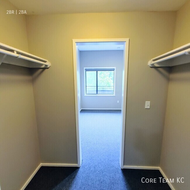 Building Photo - 3632 Gillham Rd