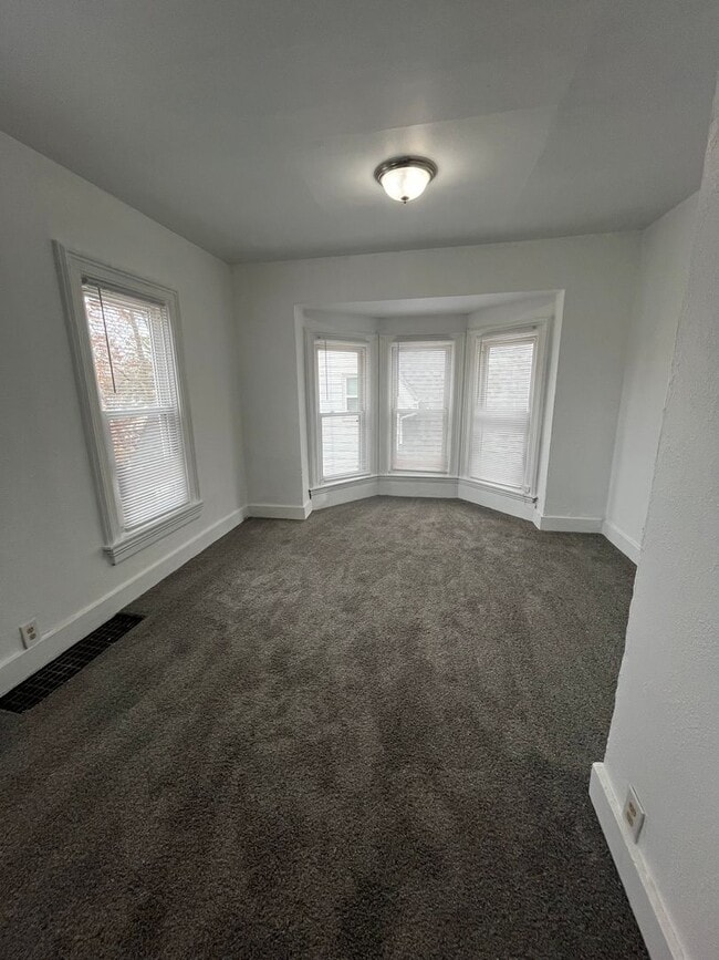 Building Photo - Archway