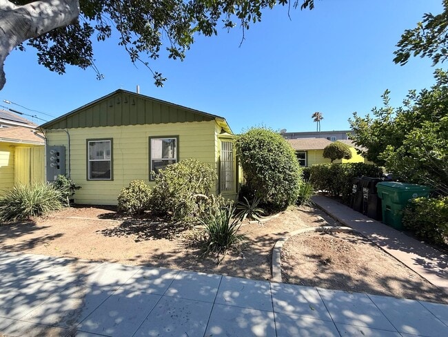 Building Photo - North Park 2/2+ Bonus room, garage and rea...