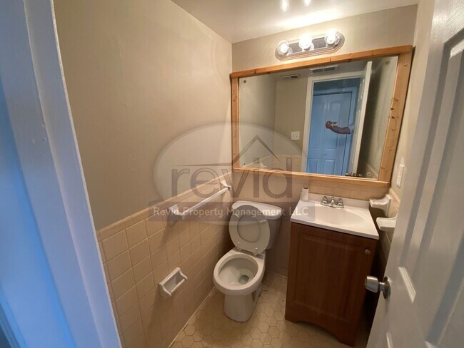 Building Photo - 3414 Carnes Ave