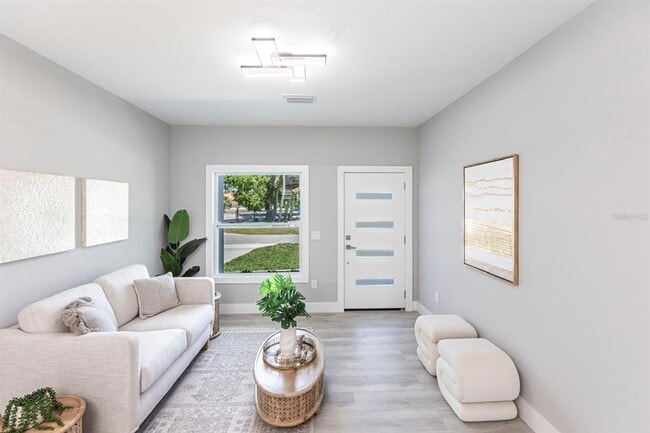 Building Photo - 12123 Platano Dr