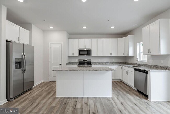 Building Photo - 5616 Ludlow Pl