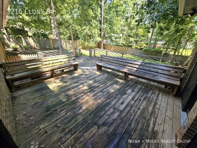 Building Photo - 3216 Cluny Dr