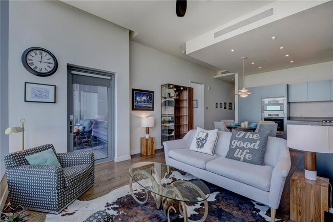 Building Photo - 210 Lavaca St