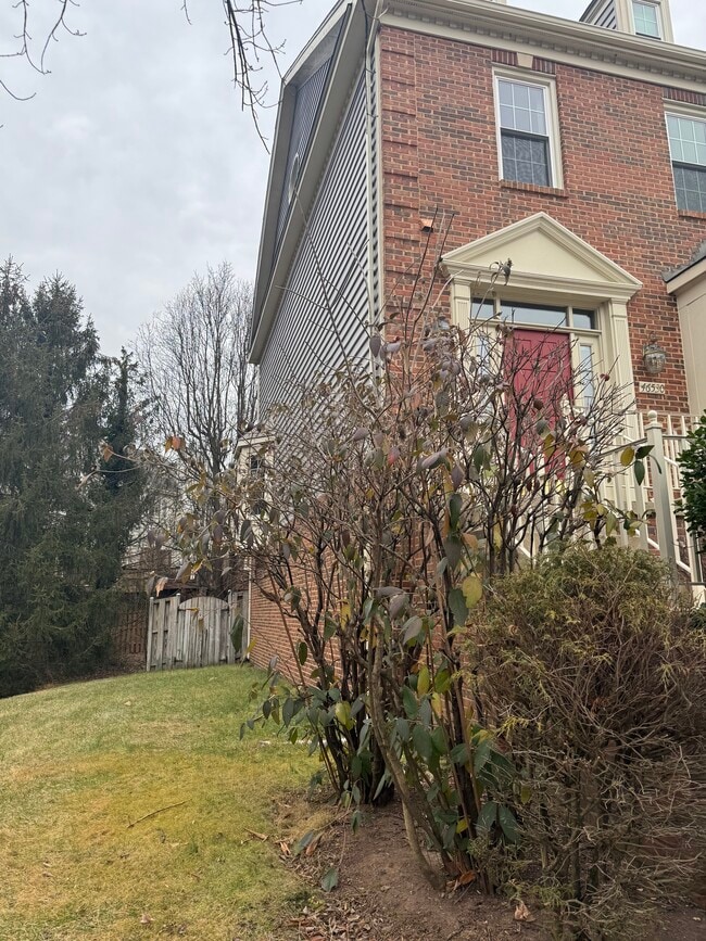 Building Photo - 46530 Lynnhaven Sq