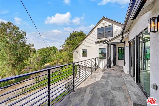 Building Photo - 7450 Palo Vista Dr