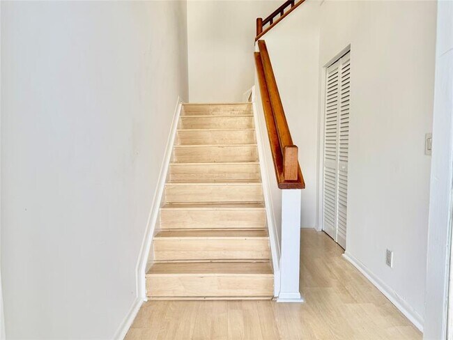 Building Photo - 5361 Buckhead Cir