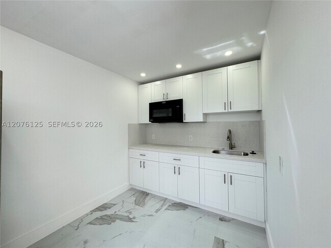 Building Photo - 10330 SW 35th St