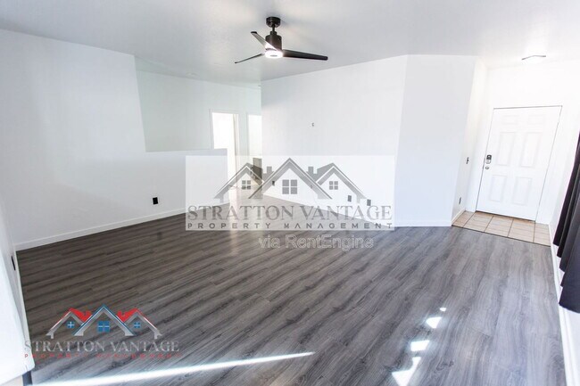 Building Photo - 16092 W Woodlands Ave