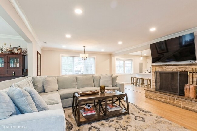 Building Photo - 3205 Sprucewood Rd