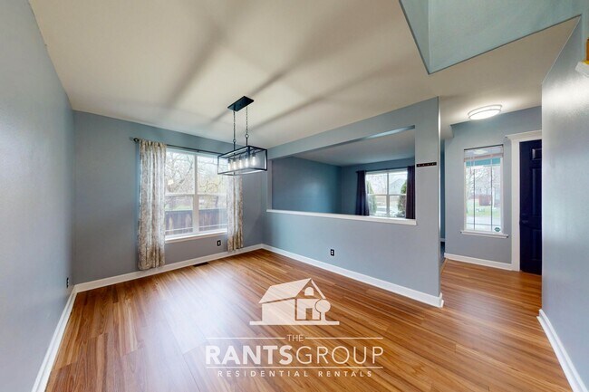 Building Photo - Updated Yelm Home with A/C, Bonus Room, and Fenced Yard!