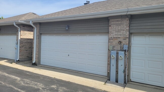 Building Photo - 104 Quail Dr
