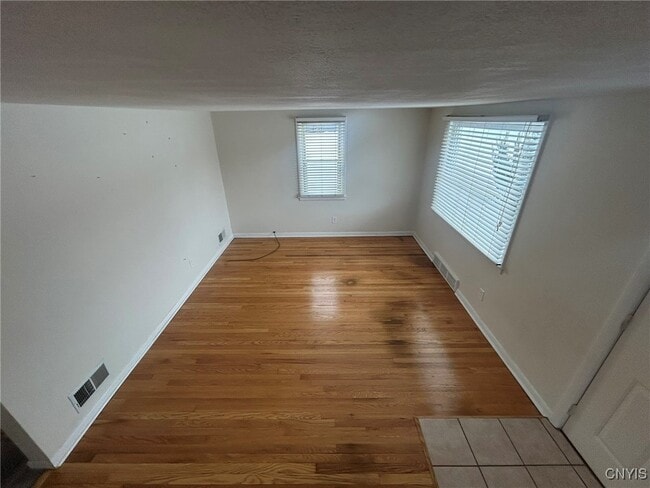 Building Photo - 3 Wills Dr