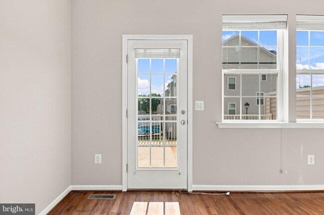 Building Photo - 25678 Pleasant Valley Rd