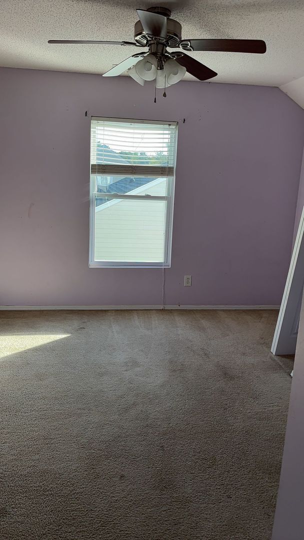 Building Photo - 323 Bellegrove Dr