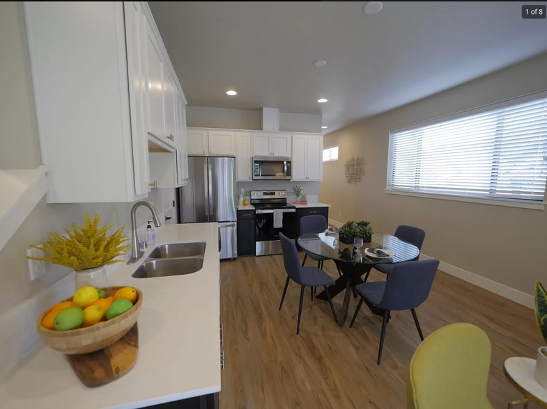 Building Photo - 1096 E Fairhaven Ave