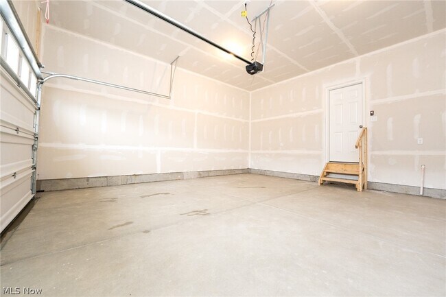 Building Photo - 98 Brewster Dr