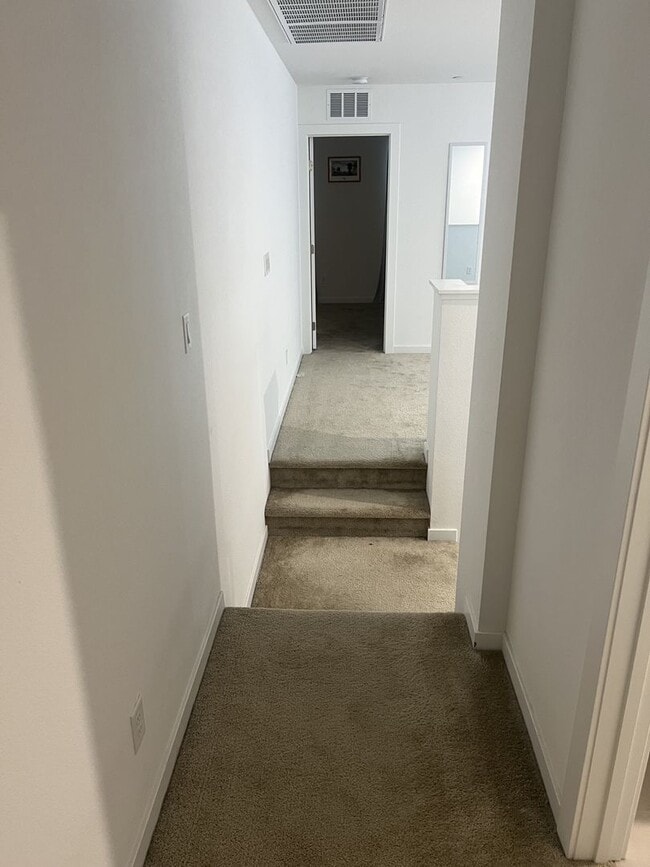 Building Photo - A Fabulous 2 Bedroom, 2 Bathroom townhome ...