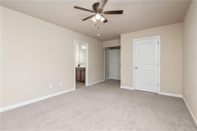 Building Photo - 6639 Trail Side Dr