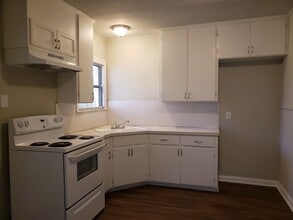 Building Photo - 3270 Willowood Dr