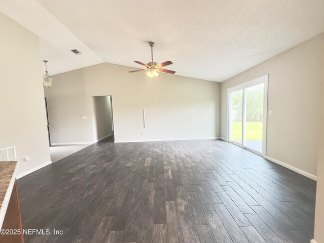 Building Photo - 8475 Seton Ct
