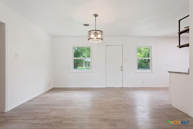 Building Photo - 1304 Metropolitan Dr