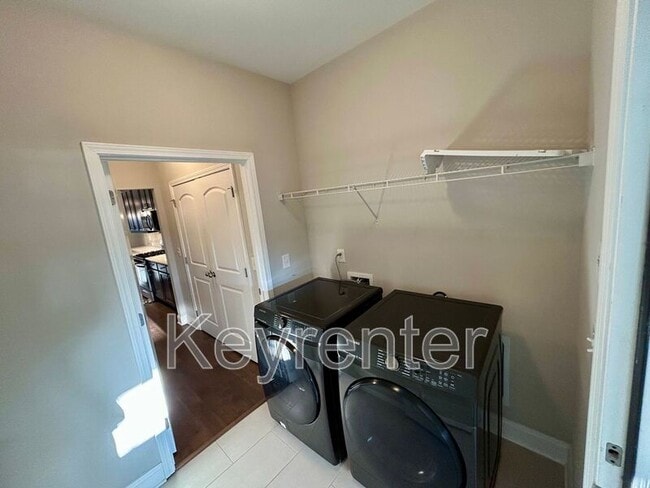 Building Photo - 110 Groves Park Blvd E