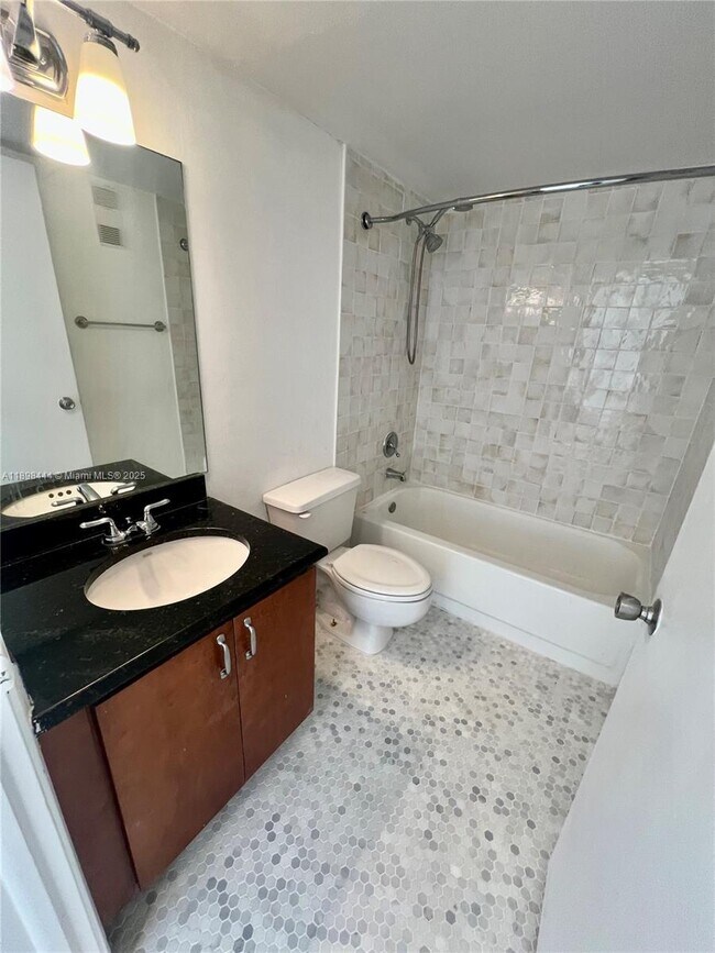 Building Photo - 770 Claughton Island Dr