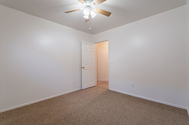 Building Photo - Spacious Oro Valley 4-Bedroom Rental with ...