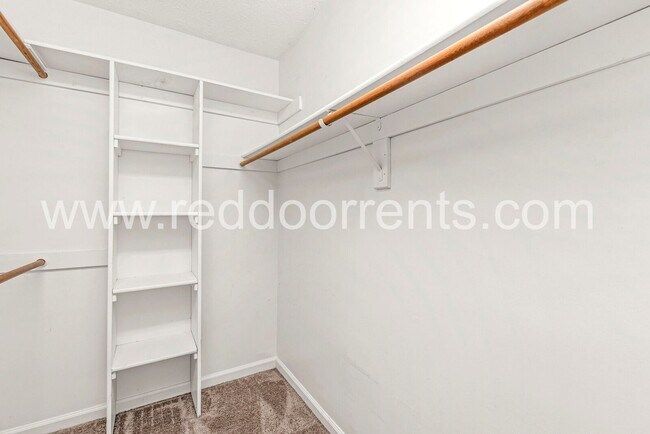 Building Photo - Beautiful 3-Bedroom, 2-Bath Home in Indian...