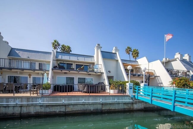 Building Photo - 8 Antigua Ct